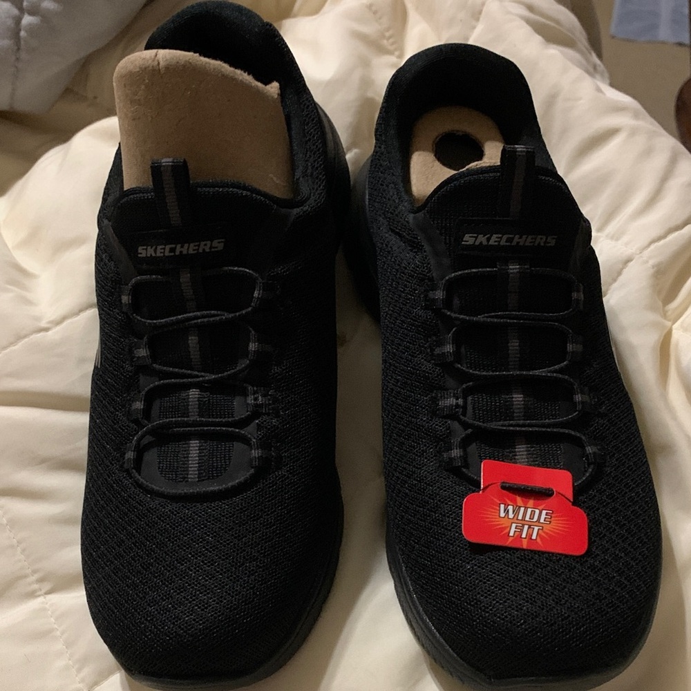 Skechers Black Athletic Shoes - Wide Fit
